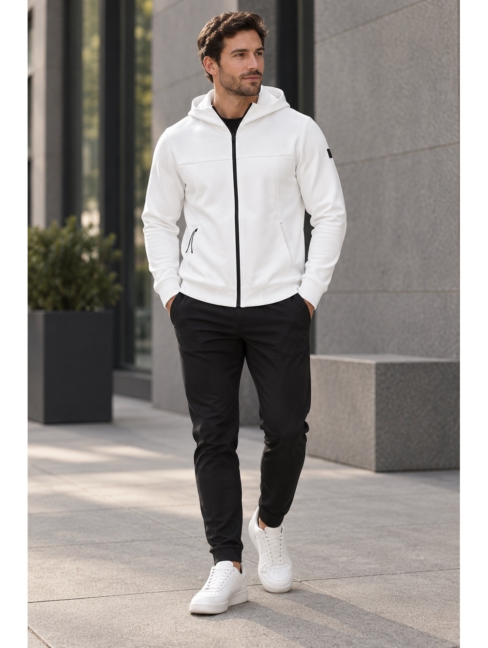 Under Armour Men’s XL White Fitted Full-Zip Hooded Jacket